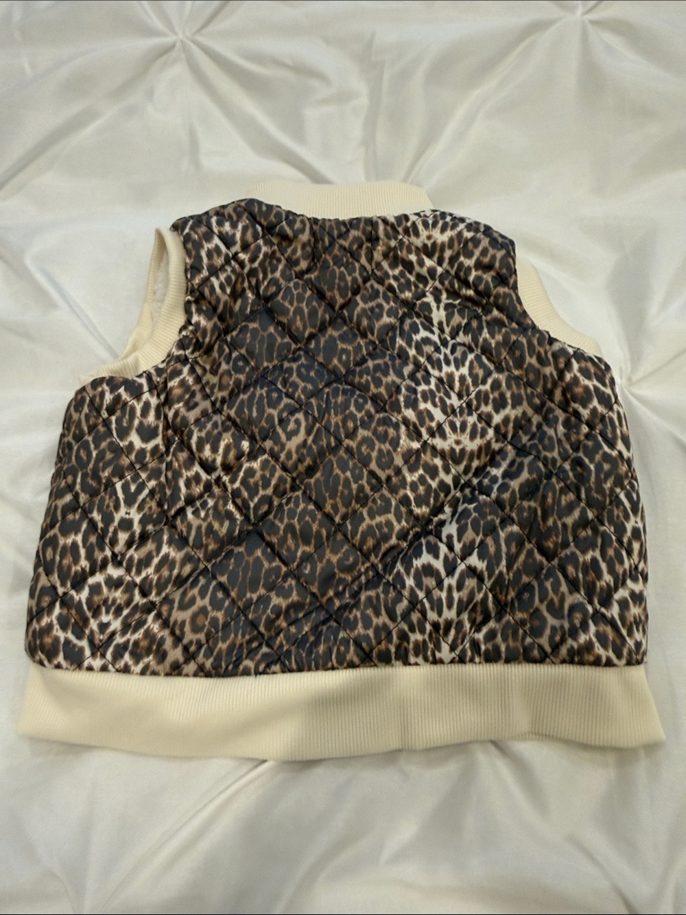 Leopard Print Puffer girls Vest with Cream Trim Size 2T - Picture 4 of 7